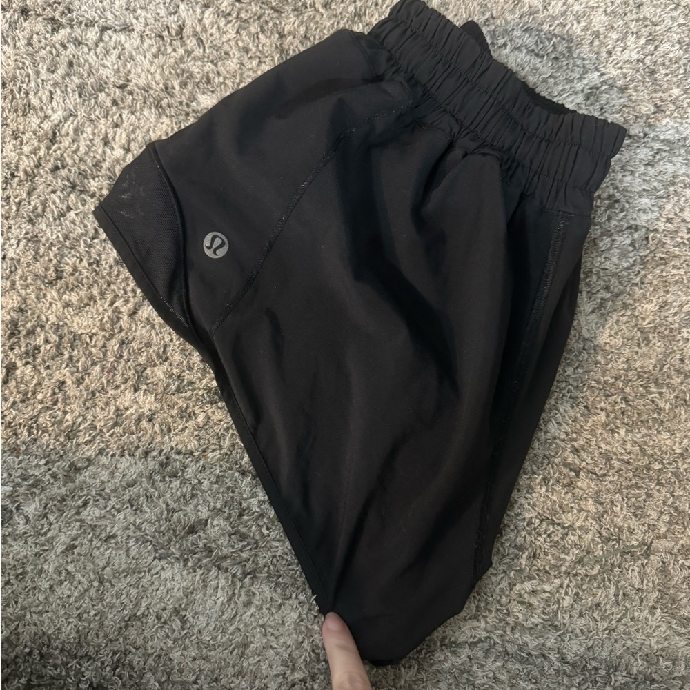 Lululemon Hotty Toddy Low-Rise Lined Shorts 2.5”